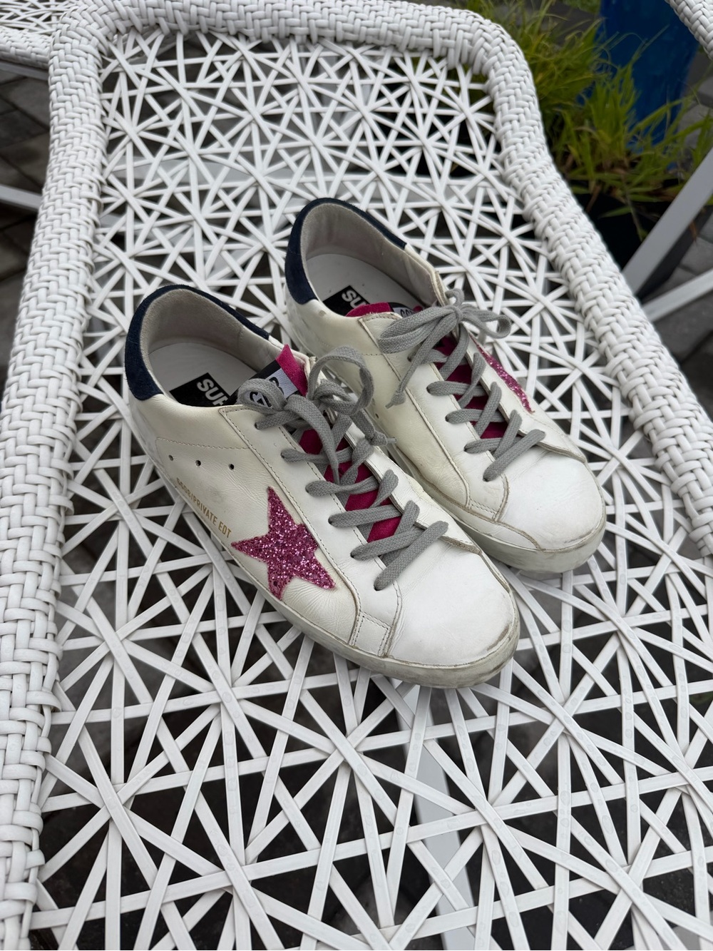 Golden Goose women’s White Leather Sneakers with Pink Glitter Star and Navy Heel - Picture 2 of 13